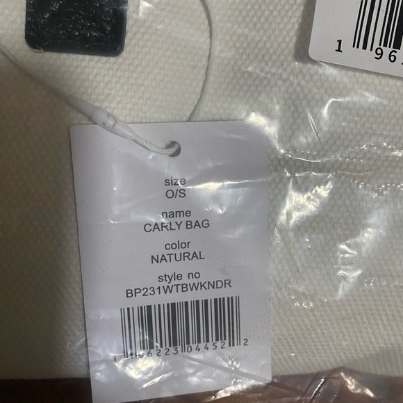 NWT Walter Baker Carly Day Tripper Tote - Picture 6 of 6